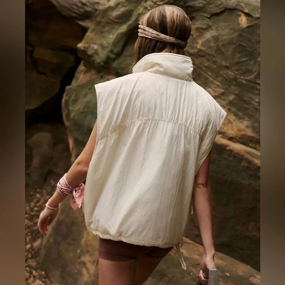 NWT free people Off the Bleachers Vest free people movement - Picture 4 of 10